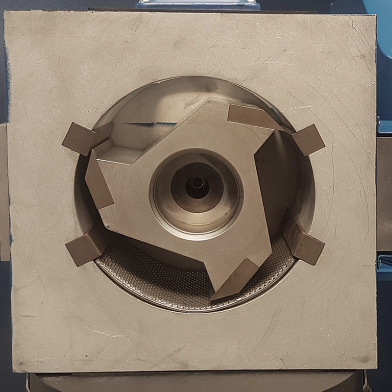 CM100 cutting mill rotor and stator knifes close view