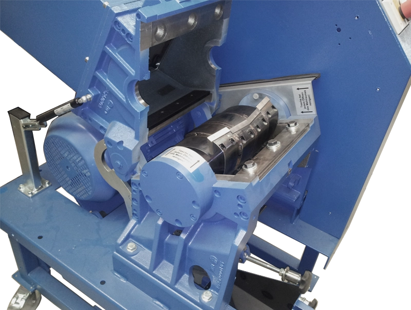 Open cutting chamber of the LAARMANN CM2500 Cutting Mill showing the rotor and fixed knives