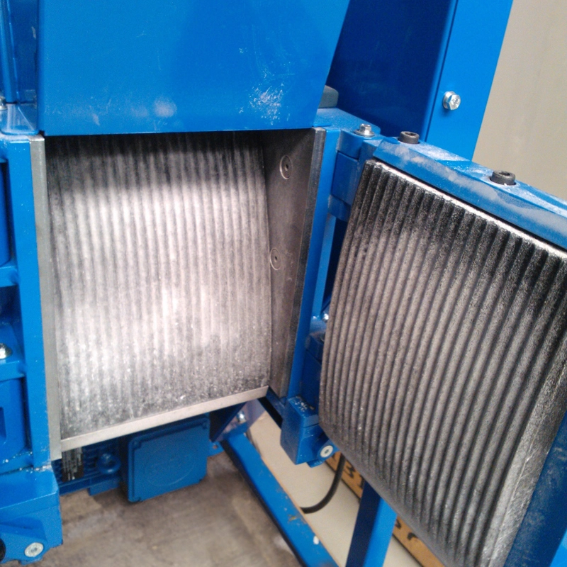 LMC200D Jaw Crusher open view of jaw plates