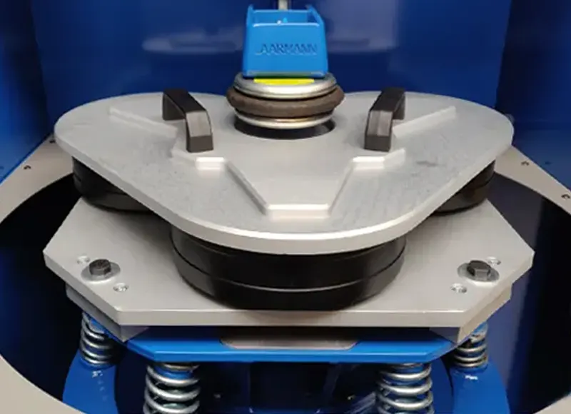 3 bowl adapter plate for processing multiple samples in the LM2000 Pulveriser Ring Mill